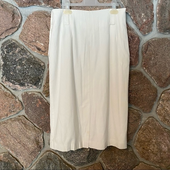 Beautiful off white vintage skirt. made in Canada. - Picture 2 of 6